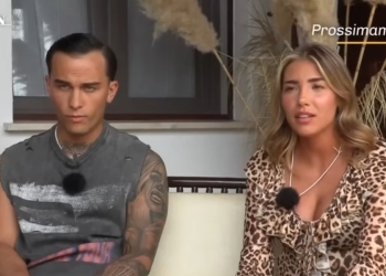 Raul e Martina Temptation Island 2024, lui bacia Siriana