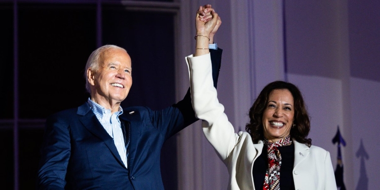 Joe Biden con Kamala Harris