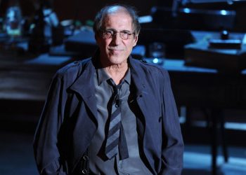 Adriano Celentano sul palco di Sanremo nel 2012 (Ansa)