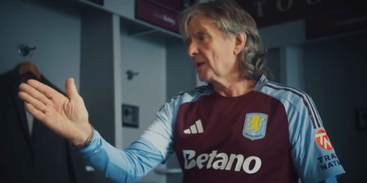 Ozzy Osbourne e la nuova maglia dell'Aston Villa