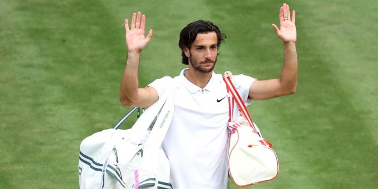 Lorenzo Musetti dopo la semifinale a Wimbledon 2024 (Foto ANSA)