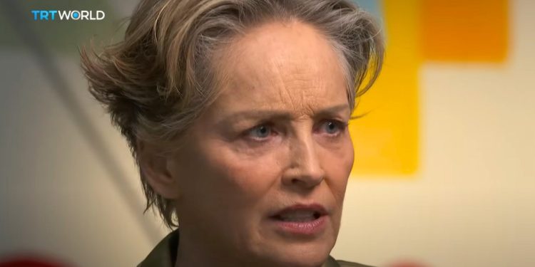 Sharon Stone racconta della violenza subita e dell'emorragia