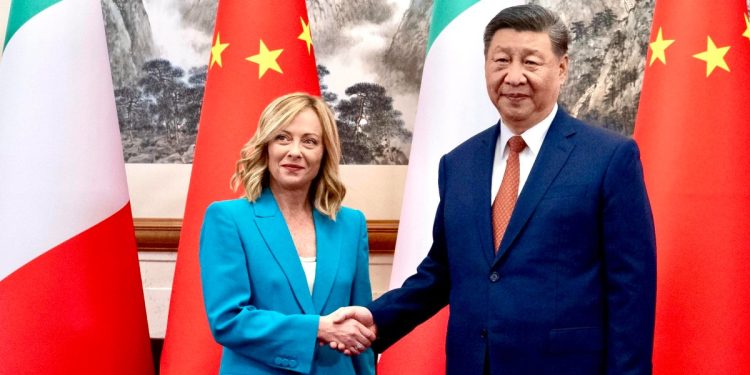 Giorgia Meloni e Xi Jinping (Ansa)