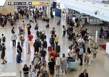 L'aeroporto di Fiumicino (Ansa)