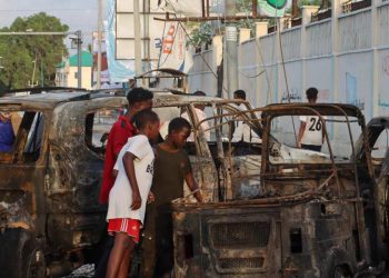 Mogadiscio (Somalia). Dopo un attentato (Ansa)