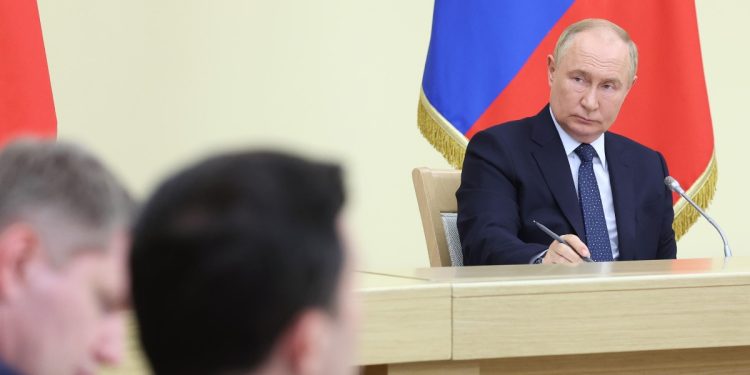 Vertice Putin al Cremlino sulla guerra in Ucraina