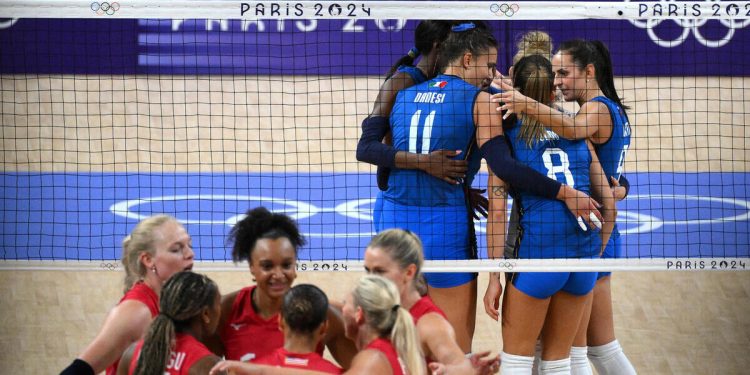 Italia Usa, finale di volley femminile alle Olimpiadi Parigi 2024 (Foto ANSA)