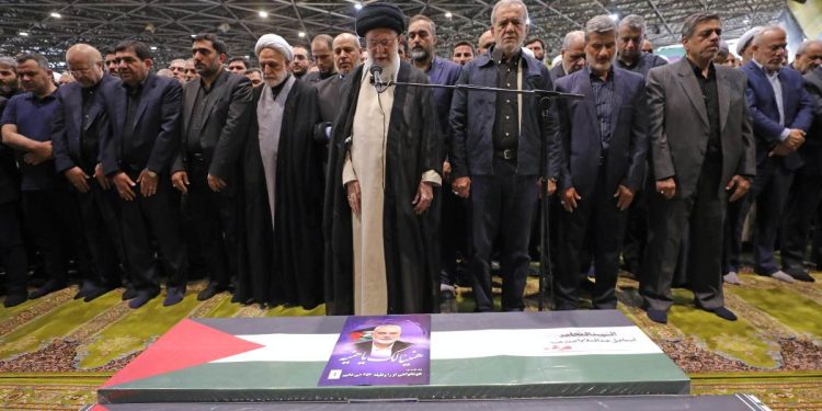 Ayatollah ai funerali di Haniyeh