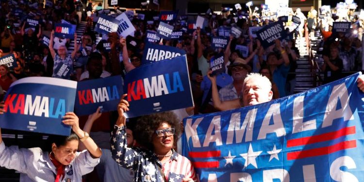 Supporters di Harris e Walz a Las Vegas, Nevada (Ansa)