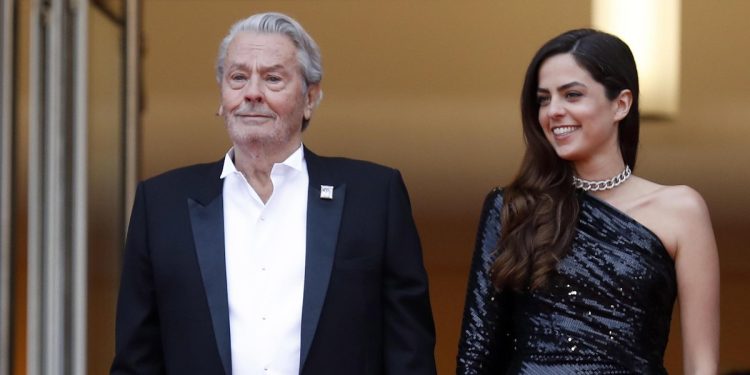 Patrimonio Alain Delon, alla figlia Anouchka il 50%