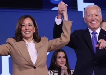 Kamala Harris e Biden alla convention Dem Usa