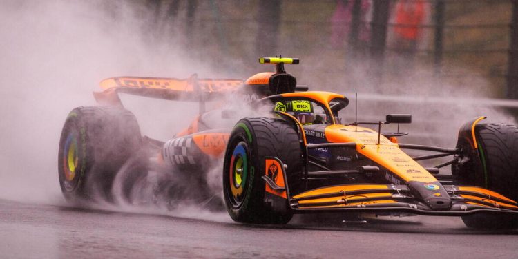 Lando Norris sulla McLaren (Foto ANSA)