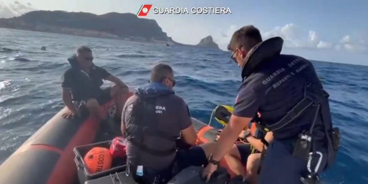 Naufragio a Porticello, Guardia Costiera: attività subacquee condotte con un nuovo ROV (Remotely Operated Vehicle) (frame da video, Ansa/Guardia Costiera)