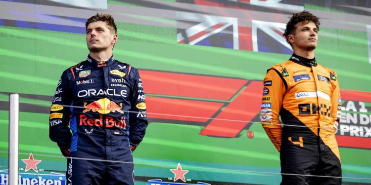 Max Verstappen e Lando Norris sul podio (Foto ANSA)