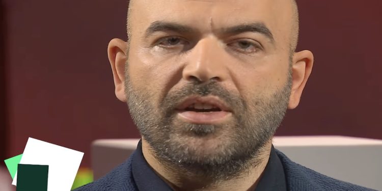 Roberto Saviano in tv con Insider (Foto: Facebook Rai 3)