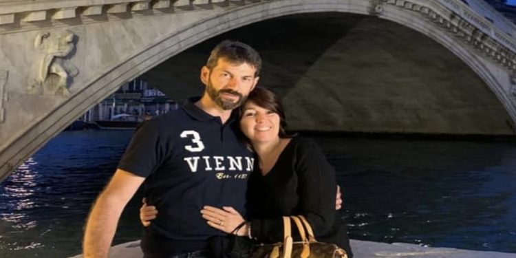 Fabio Chiarioni e la moglie Daniela Albano, uccisi a Paderno Dugnano con il figlio di 12 anni. Indagato il maggiore, 17 anni (Foto: Facebook)