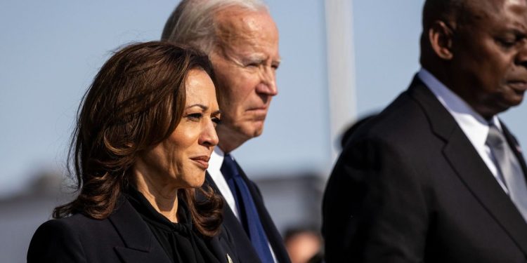 Kamala Harris, Joe Biden e il segretario alla Difesa Lloyd Austin (Ansa)