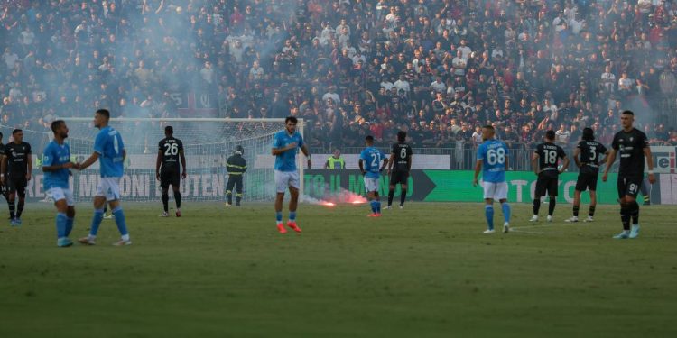 Cagliari-Napoli sospesa