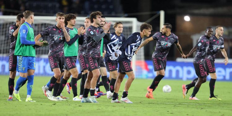 Video Torino Empoli - L'Empoli saluta i suoi tifosi (Foto ANSA)