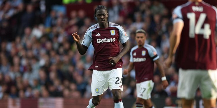 Amadou Onana con l'Aston Villa (Foto ANSA)