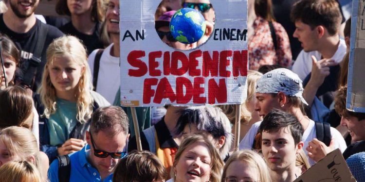 Fridays for Future a difesa dell'ambiente in Germania (Ansa)