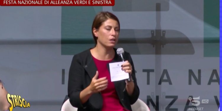 Elisabetta Piccolotti, Striscia la Notizia