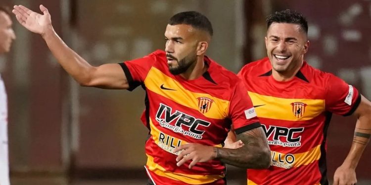 Saddy Oukhadda in gol con il Benevento (da facebook.com/BeneventoCalcioOfficial)