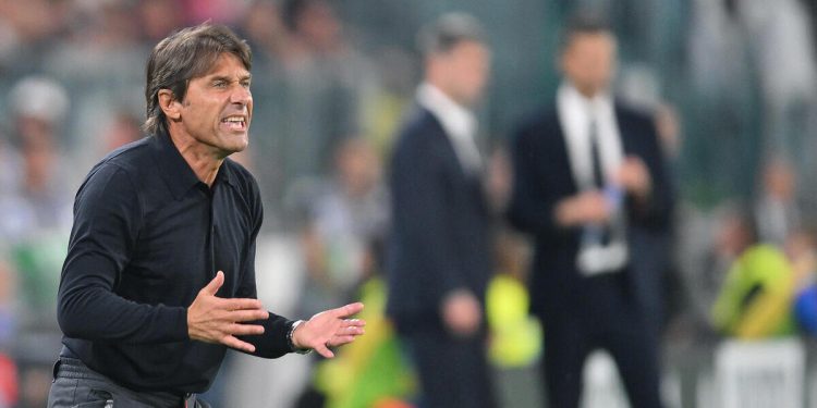 Diretta Napoli Atalanta - Antonio Conte sulla panchina del Napoli (Foto ANSA)