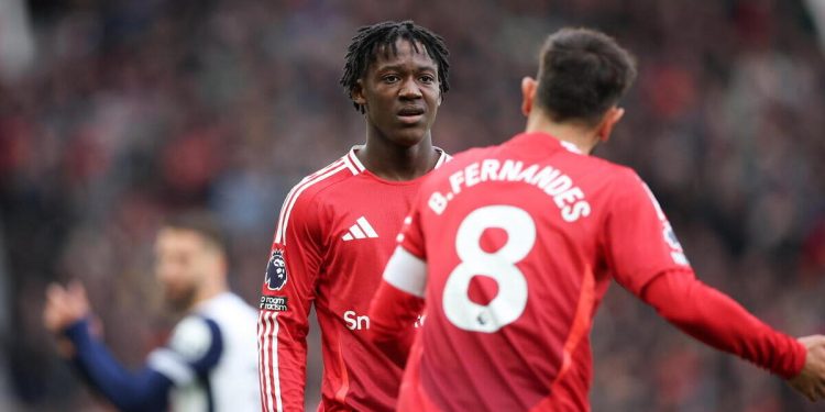 Kobbie Mainoo e Bruno Fernandes con il Manchester United (Foto ANSA)