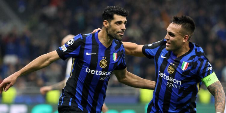 Mehdi Taremi e Lautaro Martinez esultano con l'Inter (Foto ANSA)