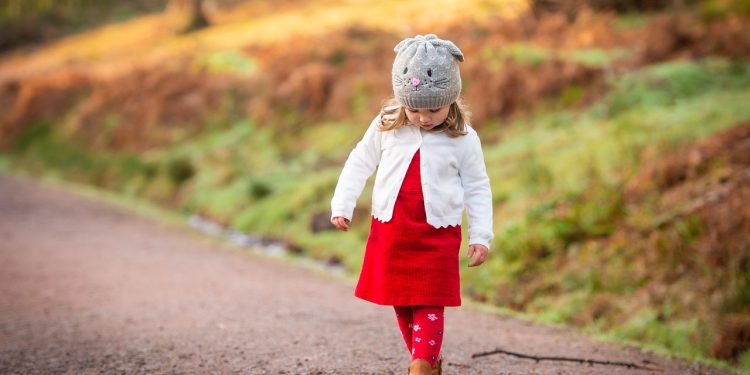 Bambina al parco