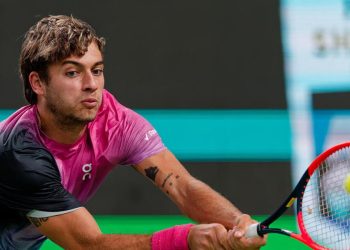 Flavio Cobolli nel torneo Atp Shanghai 2024 (Foto ANSA)