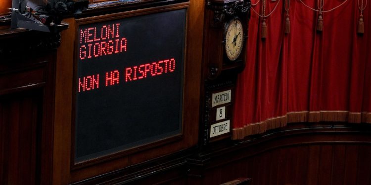 Votazione a Montecitorio (Ansa)