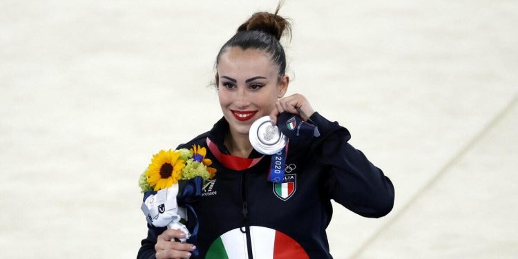 Vanessa Ferrari sul podio alle Olimpiadi 2020 (Foto ANSA)