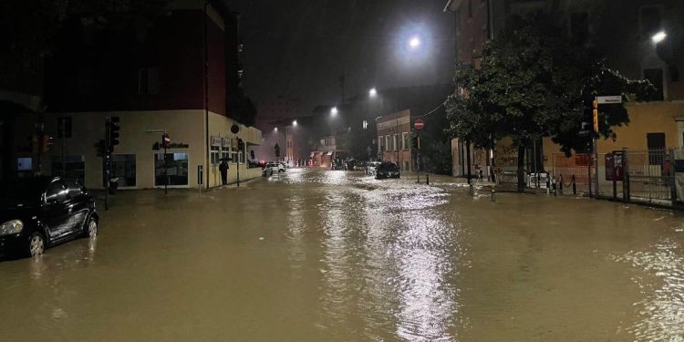 Alluvione Emilia-Romagna, maltempo Bologna