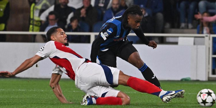 Ademola Lookman e William Saliba in Atalanta Arsenal (Foto ANSA)