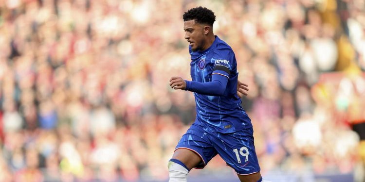 Jadon Sancho in azione con il Chelsea (Foto ANSA)