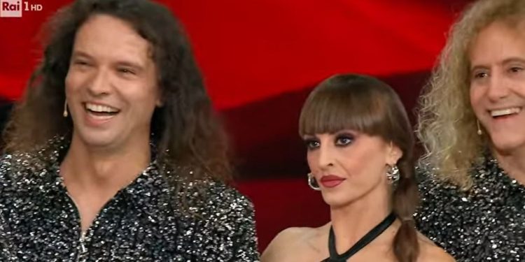 Rebecca Gabrielli con i Cugini di Campagna a Ballando con le stelle (Foto: screen tv)