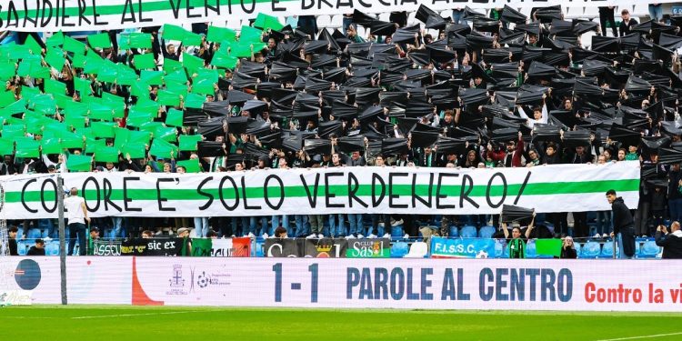 La curva del Sassuolo (da facebook.com/officialsassuolocalcio)