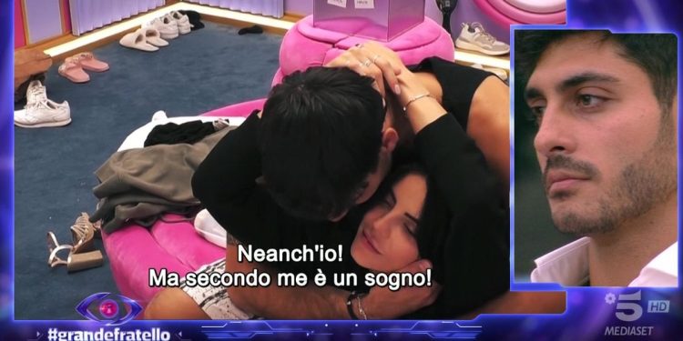 Javier e i baci tra Shaila e Lorenzo al GF 2024 (Foto: screen Mediaset Infinity)