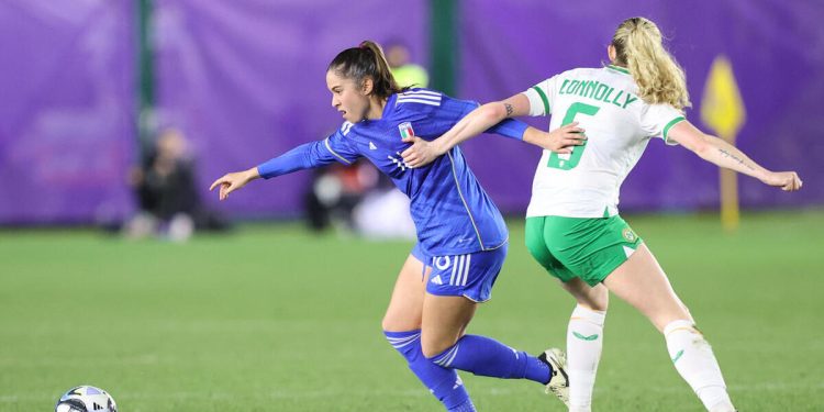 Giulia Dragoni con la maglia dell'Italia (Foto ANSA)