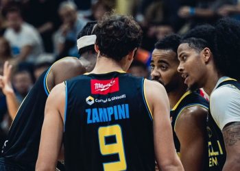 La Vanoli Cremona in campo (da facebook.com/VanoliBasketCremona)