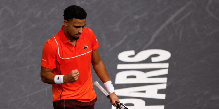 Arthur Fils nel torneo Atp Parigi Bercy 2024 (Foto ANSA)