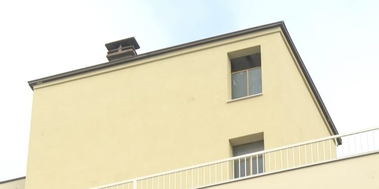 Palazzo di Piacenza dove è morta la 13enne Aurora (Foto: web)