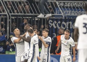 L'Inter festeggia la vittoria al Wankdorf (Foto ANSA)