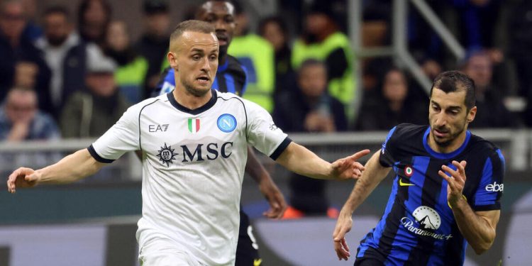 Stanislav Lobotka e Henrikh Mkhitaryan in Inter Napoli (Foto ANSA)