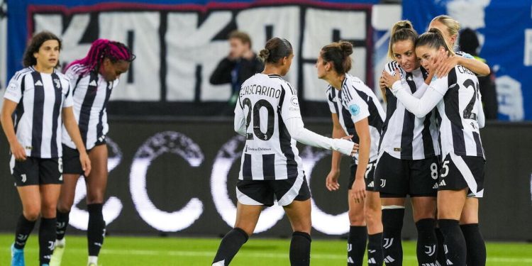 L'esultanza della Juventus donne in Champions League (Foto ANSA)