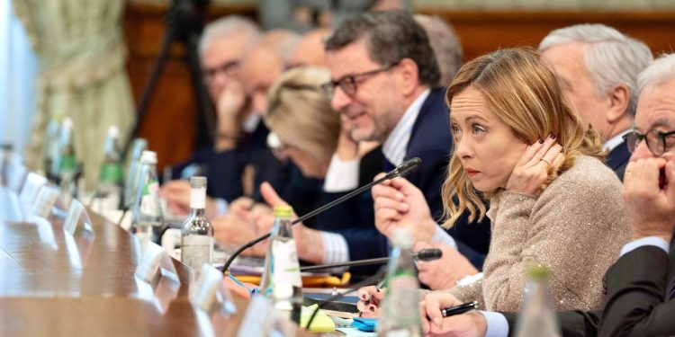 Governo Meloni con i sindacati