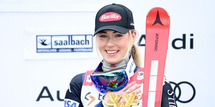 Mikaela Shiffrin festeggia una vittoria in Coppa del Mondo (Foto ANSA)