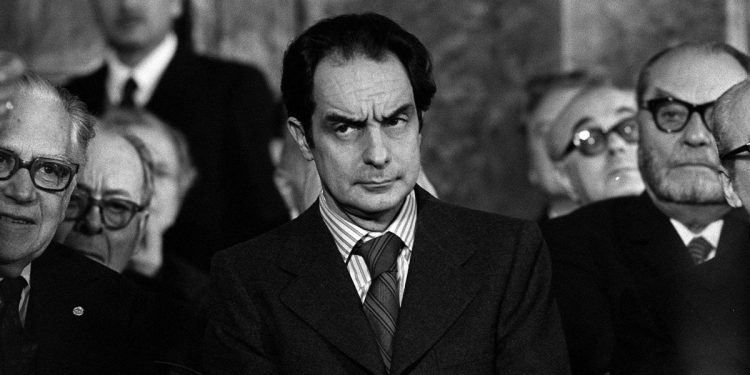 Italo Calvino (1923-1985) nel 1972 a Roma (Ansa)